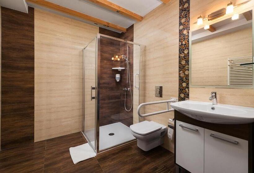 شقة غرفة نوم واحدة مزودة بشُرفة, Willa Złota