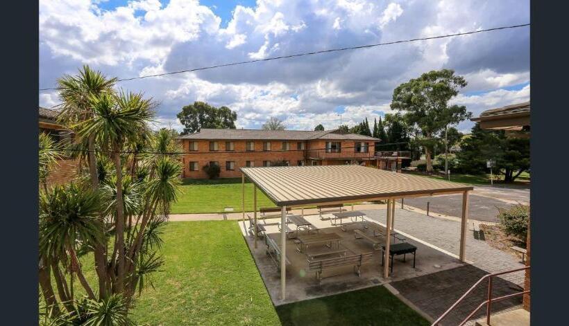 اتاق استاندارد یک نفره, Seranin Bathurst