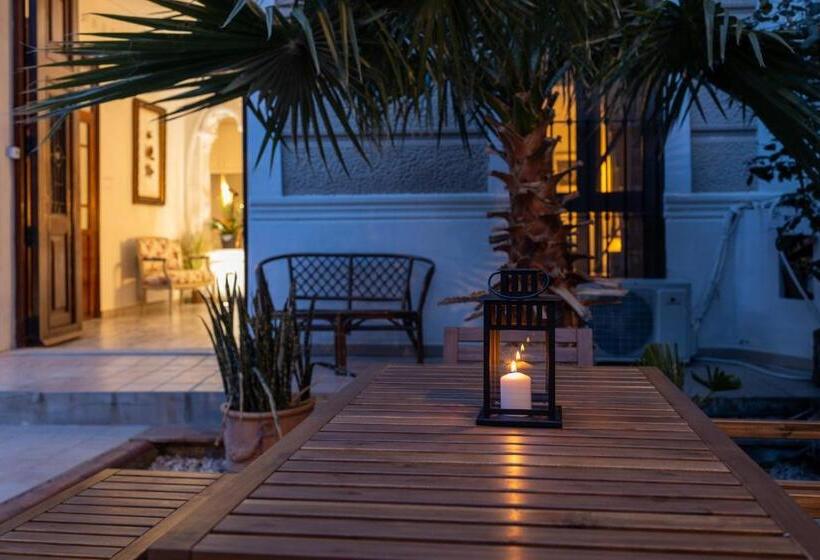 Номер Стандарт Совместная Ванная, Portrait Boutique Guesthouse