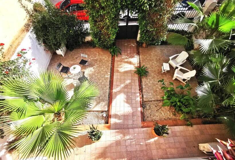 Номер Стандарт Совместная Ванная, Portrait Boutique Guesthouse