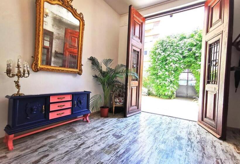 Номер Стандарт Совместная Ванная, Portrait Boutique Guesthouse