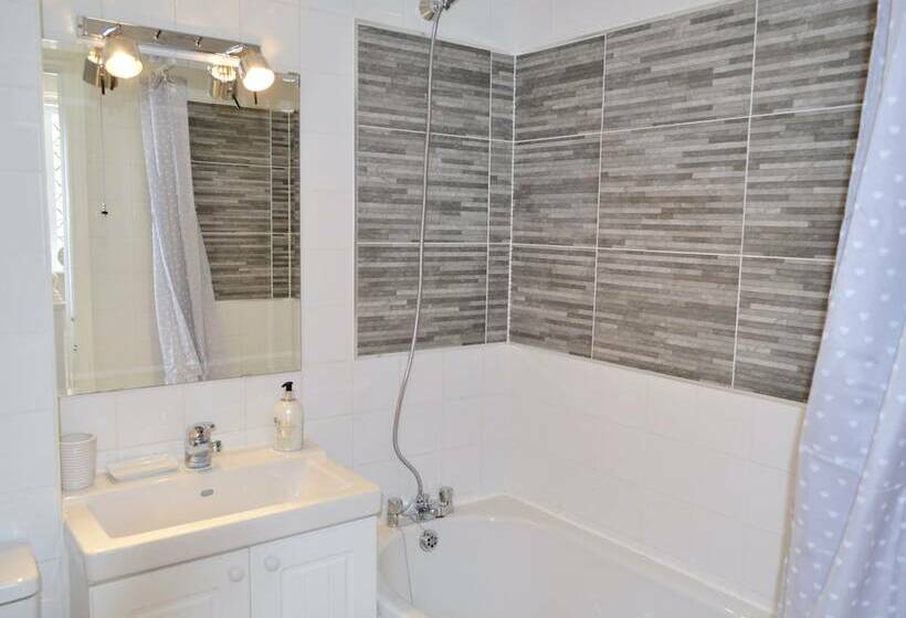 خانه 1 خوابه, Riverbank Cottage