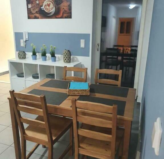 חדר סטנדרד יחיד חדר אמבטיה משותף, White Pearl Hostel 2