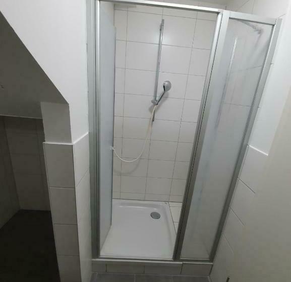 חדר סטנדרד יחיד חדר אמבטיה משותף, White Pearl Hostel 2