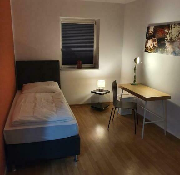 חדר סטנדרד יחיד חדר אמבטיה משותף, White Pearl Hostel 2