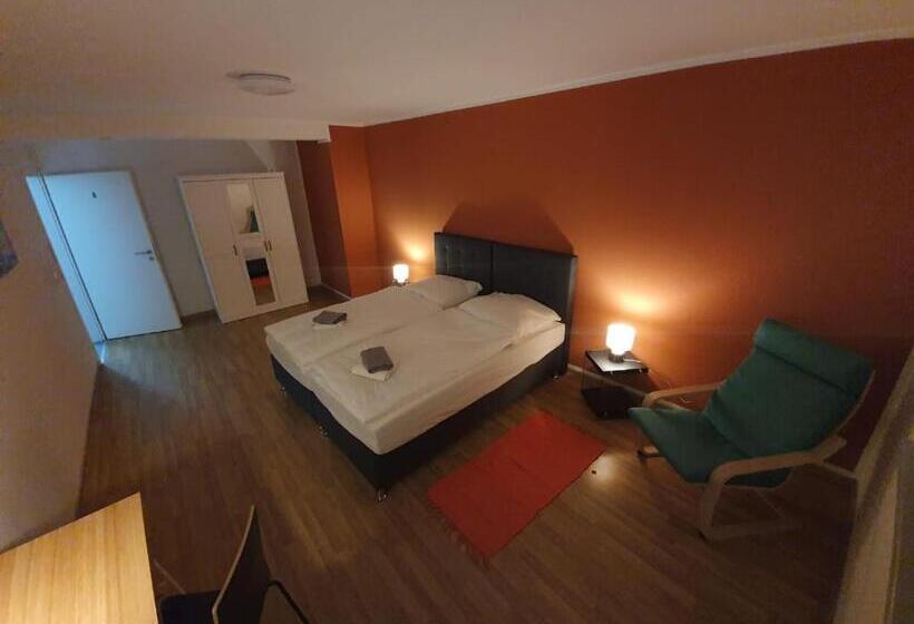 חדר סטנדרט חדר אמבטיה משותף, White Pearl Hostel 2