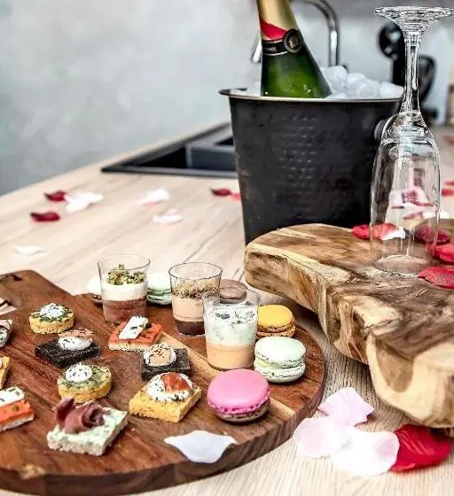 1ベッドルームのスーペリアアパートメント, Appart Hotel Glam88 Suites Avec Spa Et Sauna Privatif