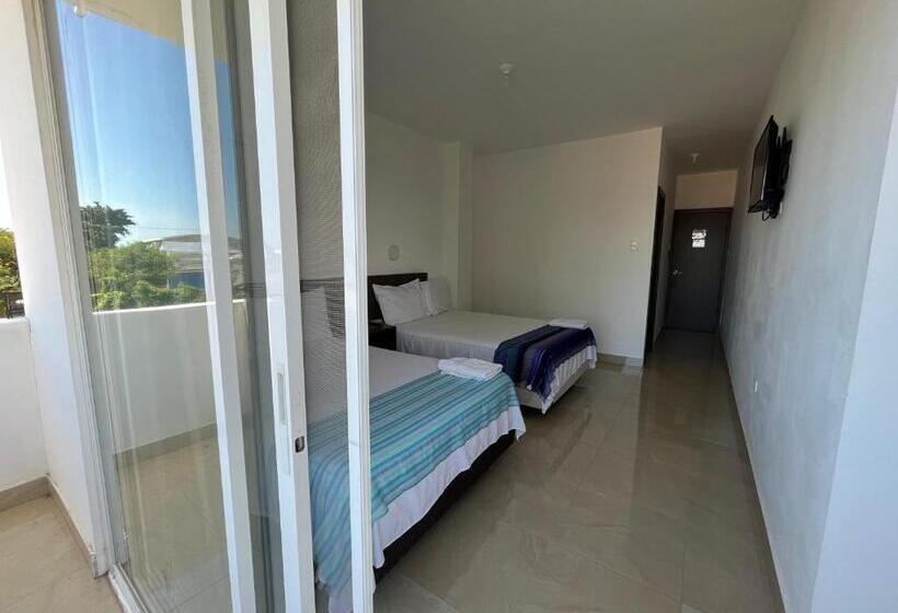 غرفة قياسية رباعية مزودة بشُرفة, Mare S&m Casa Hostal