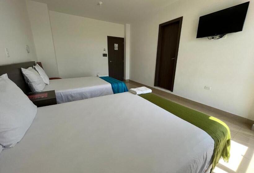 غرفة قياسية رباعية مزودة بشُرفة, Mare S&m Casa Hostal