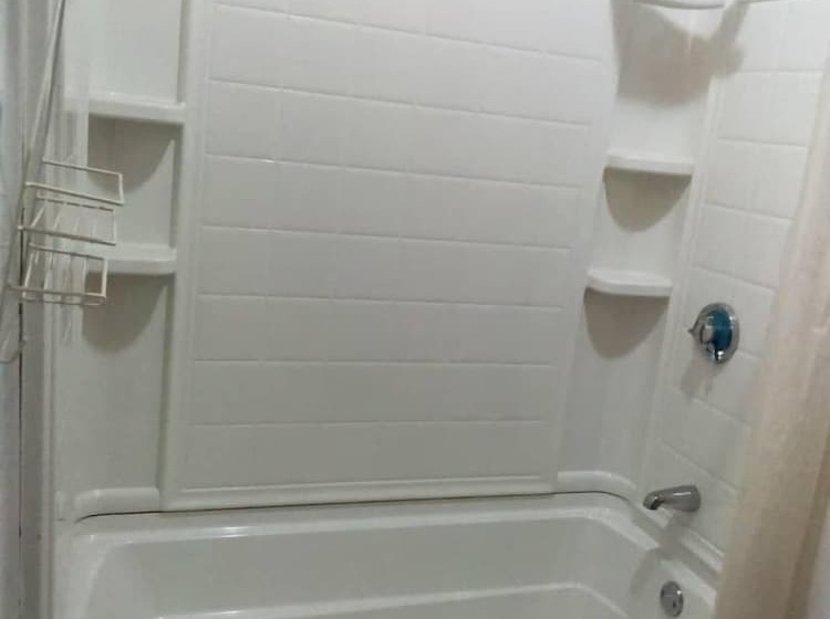 디럭스 룸, Elizabeth