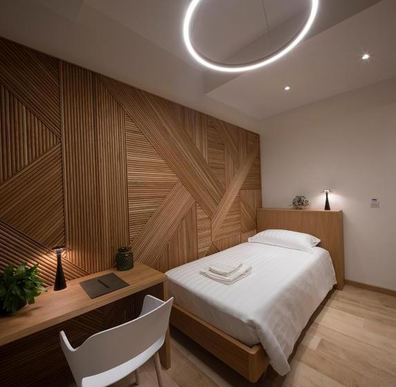 스탠다드 싱글 룸, Ophelia