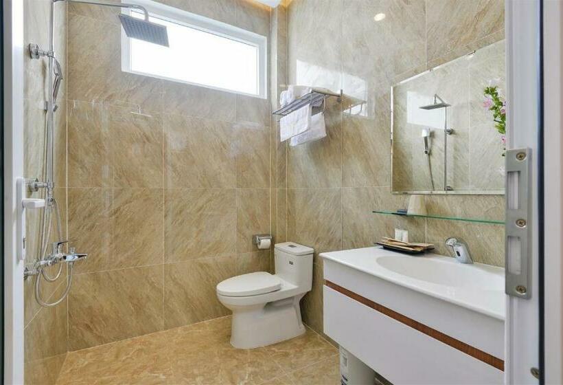 اتاق استاندارد چهارنفره با بالکن, Paradise Cu Chi