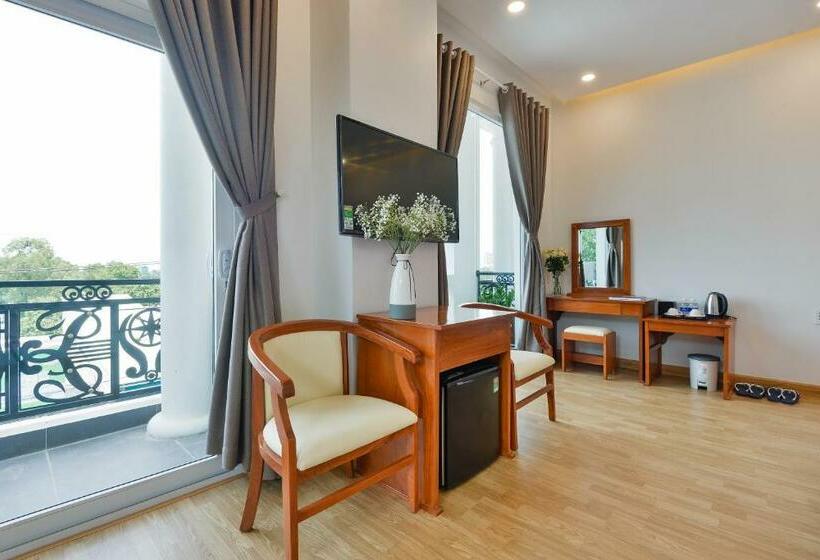 اتاق استاندارد چهارنفره با بالکن, Paradise Cu Chi