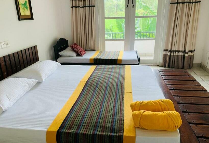 غرفة قياسية ثلاثية ذات اطلالة, Sethway Village