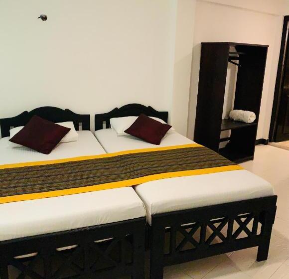 غرفة ديلوكس, Sethway Village