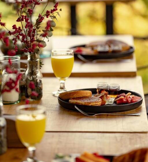 Семейный Номер, The Boato