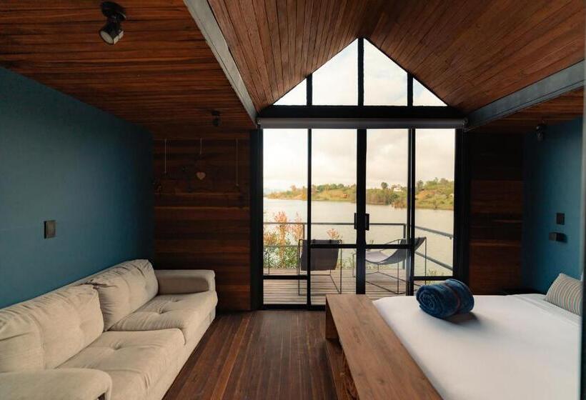 Семейный Номер, The Boato