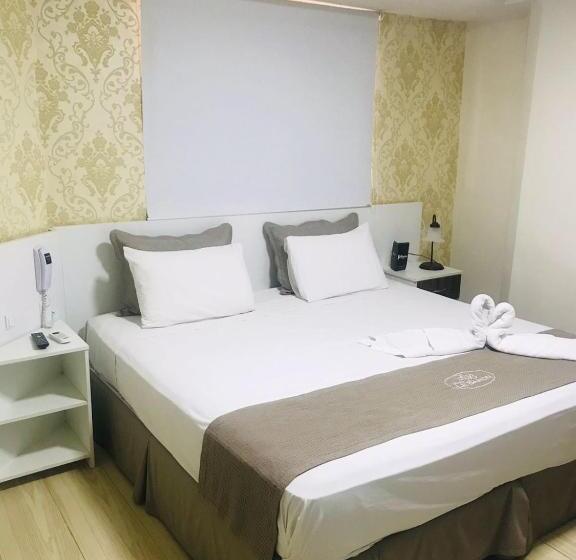 スタンダードルーム, Charles