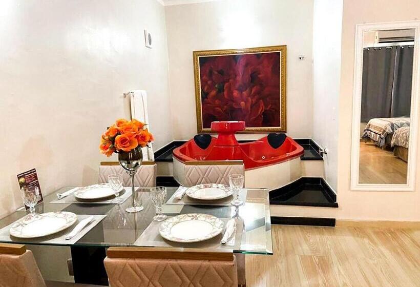 スイート, Charles