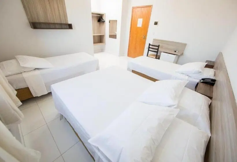 Deluxe Kolmen Hengen Huone, Pumma Budget