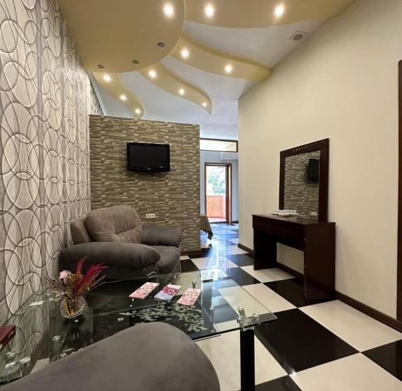 발코니 디럭스 룸, Royal Plus