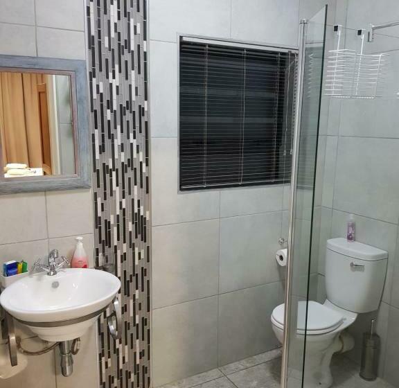 غرفة قياسية, Huis Van Seisoene