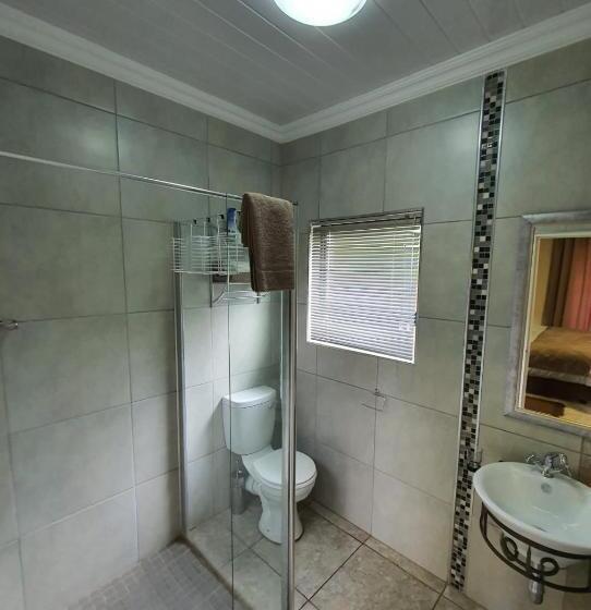 غرفة قياسية سرير كينج, Huis Van Seisoene