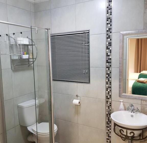 غرفة قياسية سرير كينج, Huis Van Seisoene