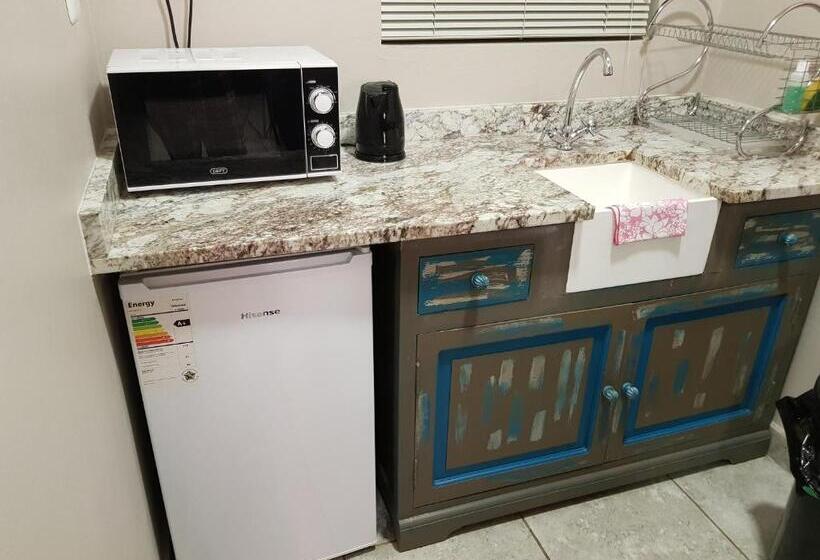 غرفة قياسية سرير كينج, Huis Van Seisoene