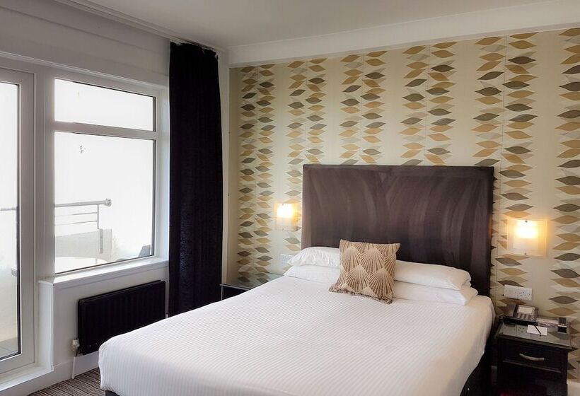 اتاق استاندارد با بالکن و چشم‌انداز دریا, Cumberland Hotel   Oceana Collection