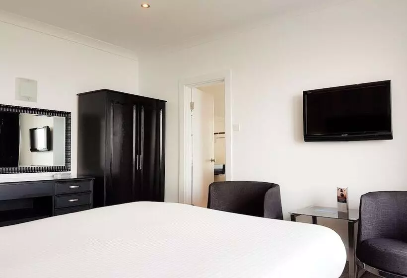 اتاق استاندارد با بالکن و چشم‌انداز دریا, Cumberland Hotel   Oceana Collection