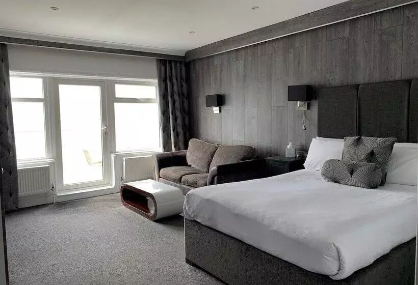 اتاق خانوادگی با چشم‌انداز دریا, Cumberland Hotel   Oceana Collection
