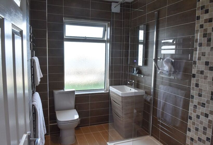اتاق خانوادگی با چشم‌انداز دریا, Cumberland Hotel   Oceana Collection