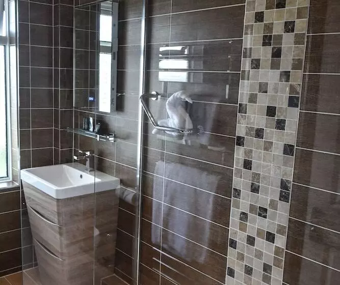 اتاق خانوادگی با چشم‌انداز دریا, Cumberland Hotel   Oceana Collection