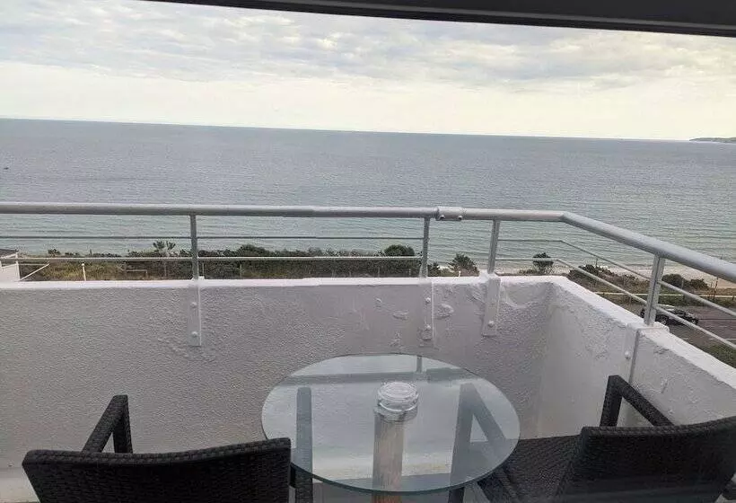 اتاق سوپریور با چشم‌انداز دریا و بالکن, Cumberland Hotel   Oceana Collection