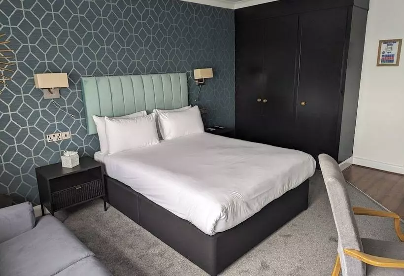 اتاق سوپریور با چشم‌انداز دریا و بالکن, Cumberland Hotel   Oceana Collection