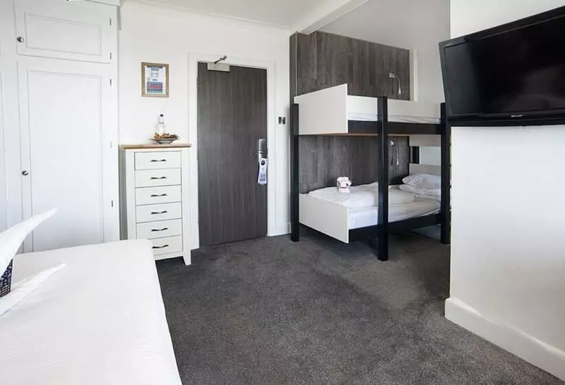 اتاق خانوادگی با چشم‌انداز دریا, Cumberland Hotel   Oceana Collection