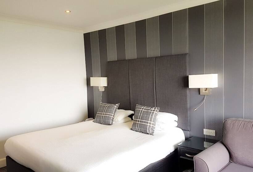 اتاق خانوادگی با چشم‌انداز دریا, Cumberland Hotel   Oceana Collection