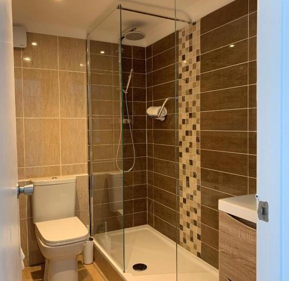 اتاق خانوادگی با چشم‌انداز دریا, Cumberland Hotel   Oceana Collection