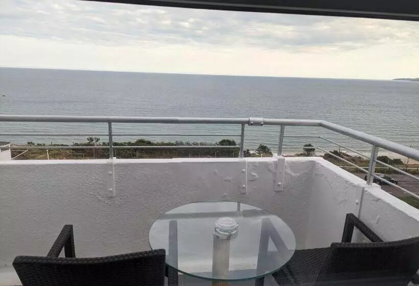 اتاق سوپریور با چشم‌انداز دریا و بالکن, Cumberland Hotel   Oceana Collection