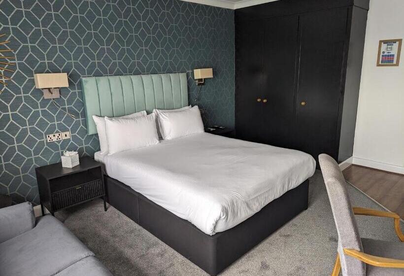 اتاق سوپریور با چشم‌انداز دریا و بالکن, Cumberland Hotel   Oceana Collection