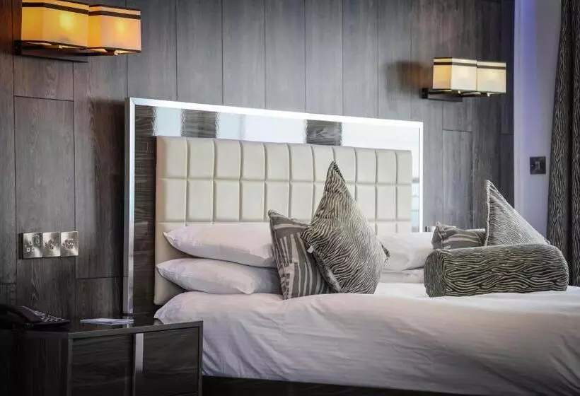 سوییت با چشم‌انداز دریا, Cumberland Hotel   Oceana Collection
