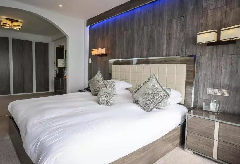 سوییت با چشم‌انداز دریا, Cumberland Hotel   Oceana Collection