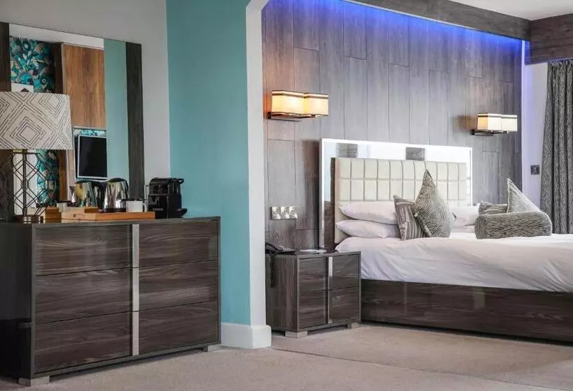 سوییت با چشم‌انداز دریا, Cumberland Hotel   Oceana Collection