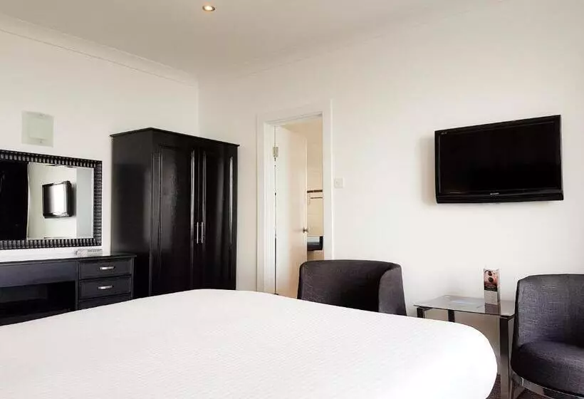 اتاق استاندارد با بالکن و چشم‌انداز دریا, Cumberland Hotel   Oceana Collection