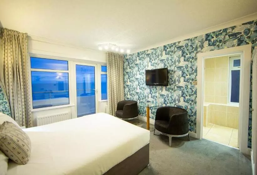 اتاق استاندارد با بالکن و چشم‌انداز دریا, Cumberland Hotel   Oceana Collection