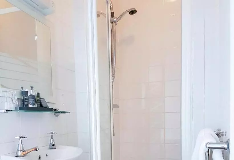 اتاق عادی یک تخته, Cumberland Hotel   Oceana Collection