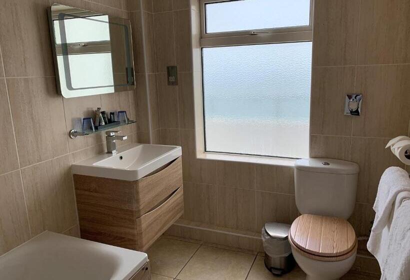 اتاق خانوادگی با چشم‌انداز دریا, Cumberland Hotel   Oceana Collection
