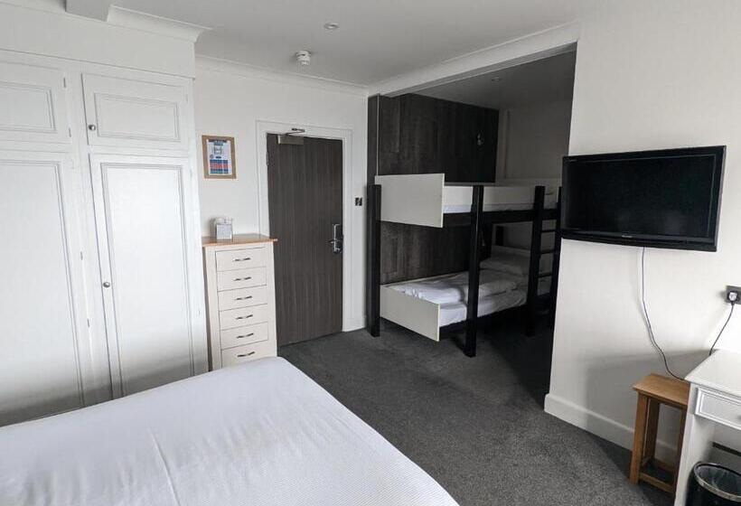 اتاق خانوادگی با چشم‌انداز دریا, Cumberland Hotel   Oceana Collection