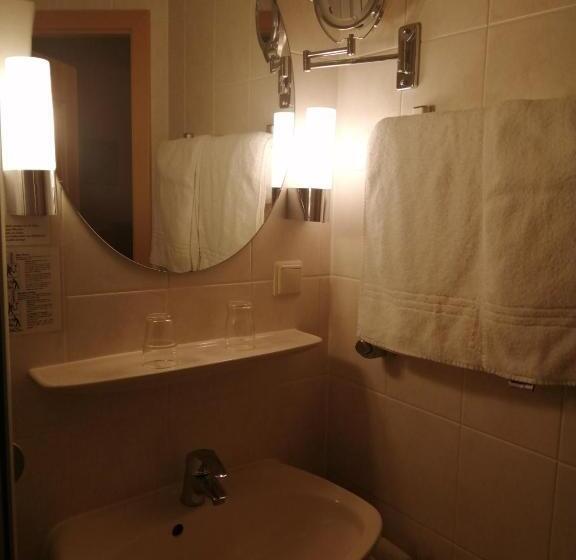 חדר סטנדרט יחיד, Am Kurpark